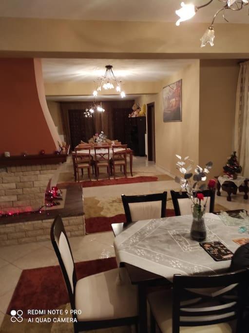 デルポイΌμορφο Διαμερισμα Με Δυο Κρεβατοκάμαρεςアパートメント エクステリア 写真